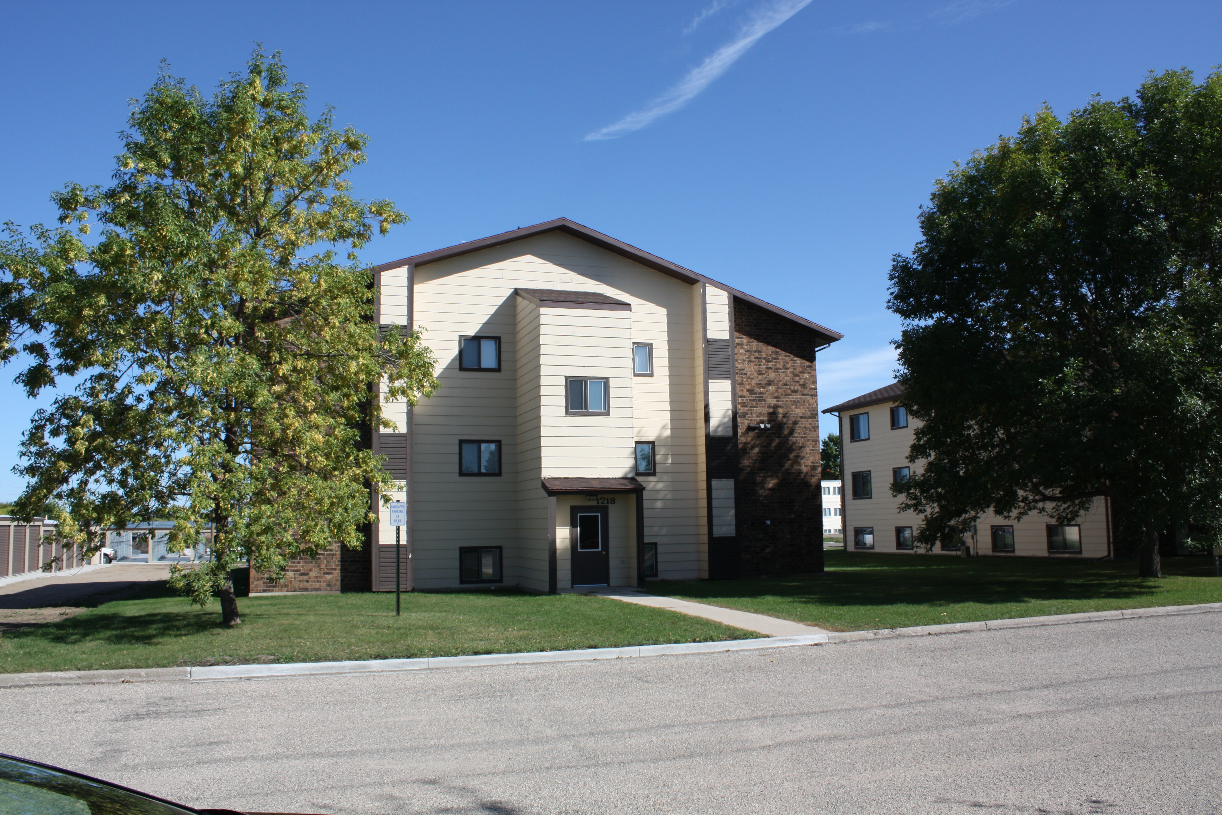 Jamestown Village Apartments :: Valley Rental